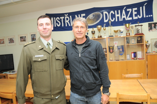 Mezi prvními gratulanty byl Železného syn