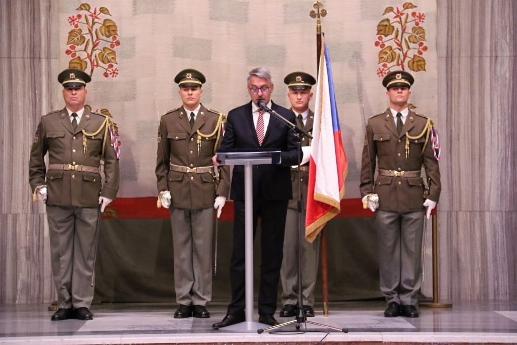 Ministr Metnar ve svém projevu neopomněl ani na novodobé hrdiny