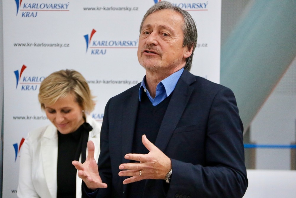 Ministr obrany Martin Stropnický na letišti