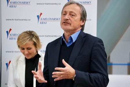 Ministr obrany Martin Stropnický na letišti