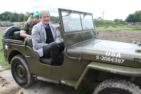 Ministr obrany Martin Stropnický v centru dění