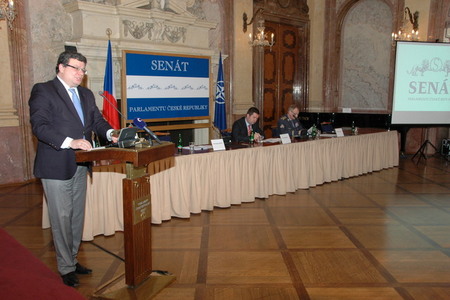 Alexandr Vondra: Musíme se dobře starat o svou obranu