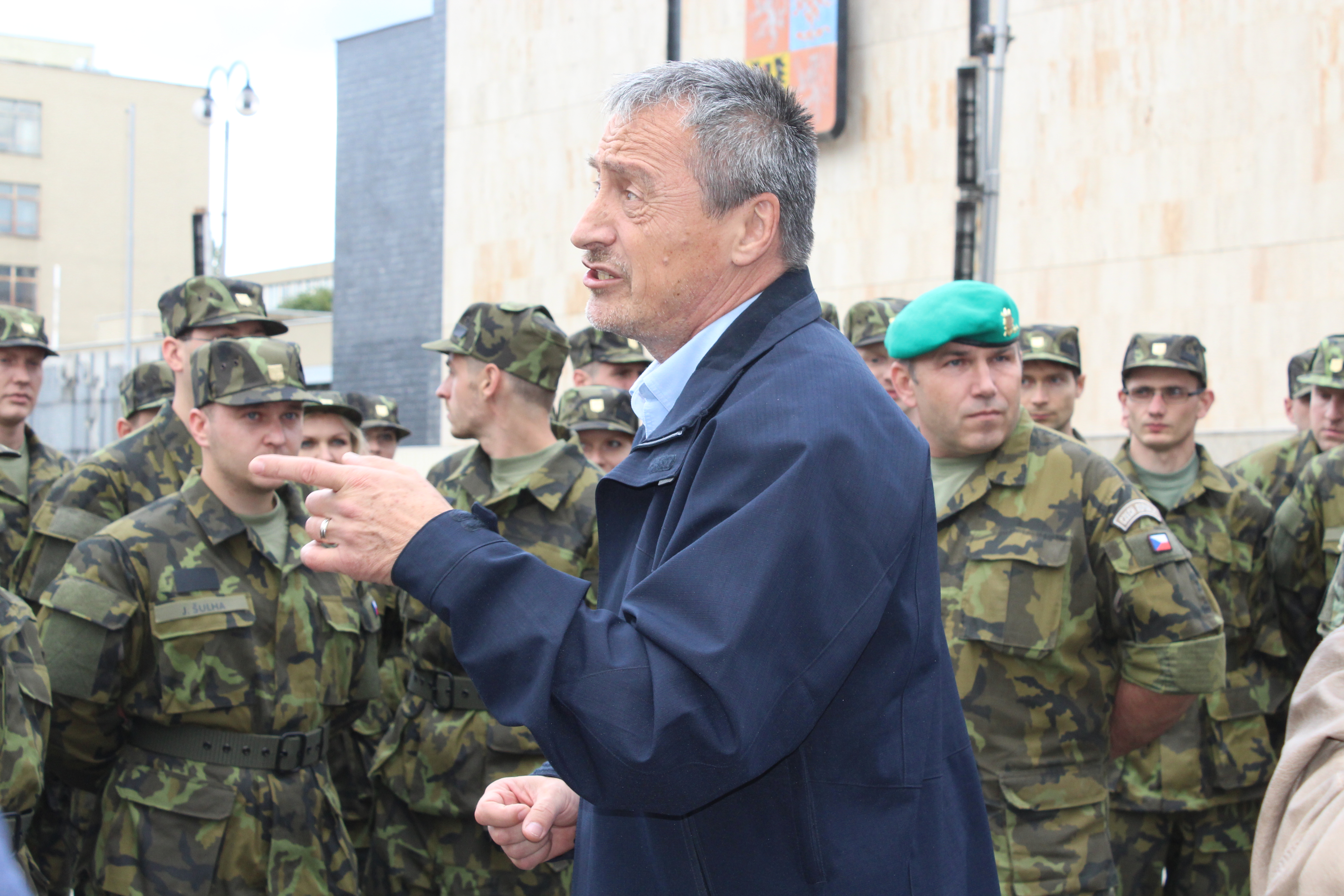 Ministr odpovídá na zajímavý dotaz nováčků