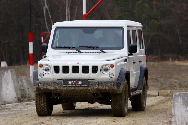 Ministr si auta osobně vyzkoušel (2)