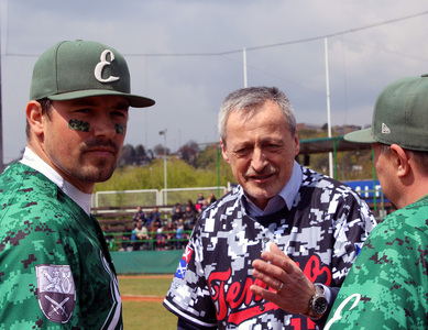 Ministr těsně před nadhozem