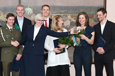 Ministryně obrany Karla Šlechtová gratuluje medailistům zimní sezony 2018