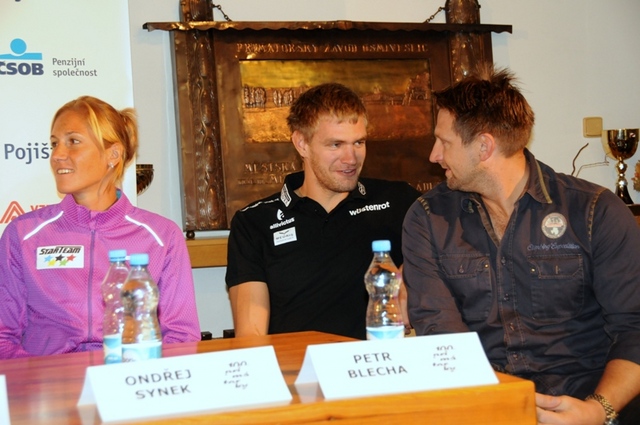 Mirka Knapková, Ondřej Synek , Petr Blecha trenér Dukly Praha