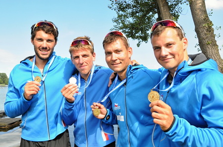 Posádka čtyřkajaku a kanoista Fuksa mistry Evropy, bronz vyjeli Radoň s Dvořákem 