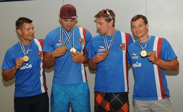Mistři světa ze čtyřkajaku