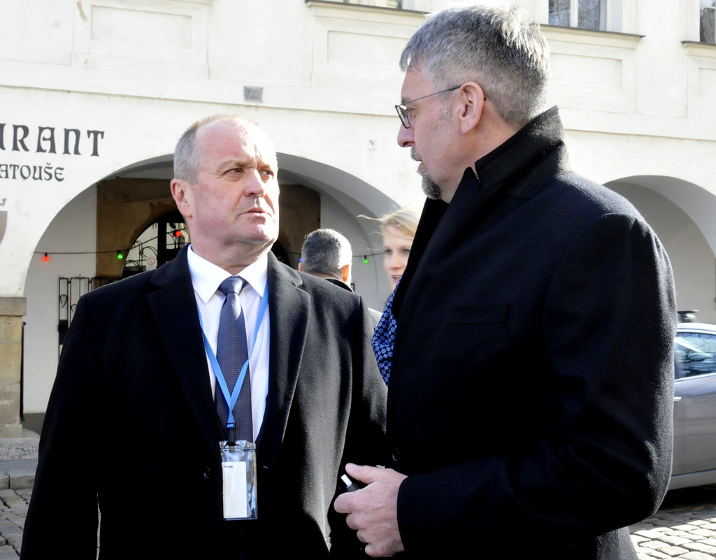 Ministři obrany České republiky, Slovenska, Polska a Maďarska se neformálně sešli ve formátu V4
