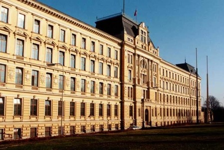 Víceúčelové vrtulníky nabídly vlády Itálie a USA