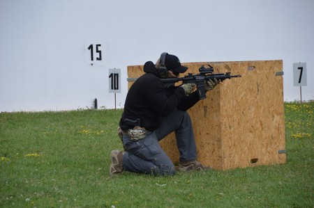 Modelová situace s ostrou střelbou