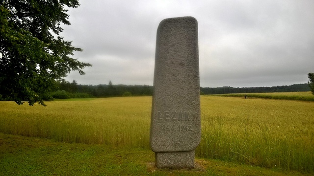 Mohyla připomínající tragickou historii