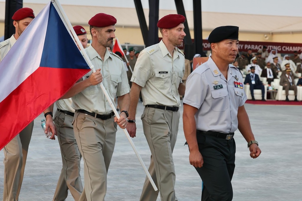 Parašutisté Dukly vezou z armádního mistrovství světa v Kataru pět medailí