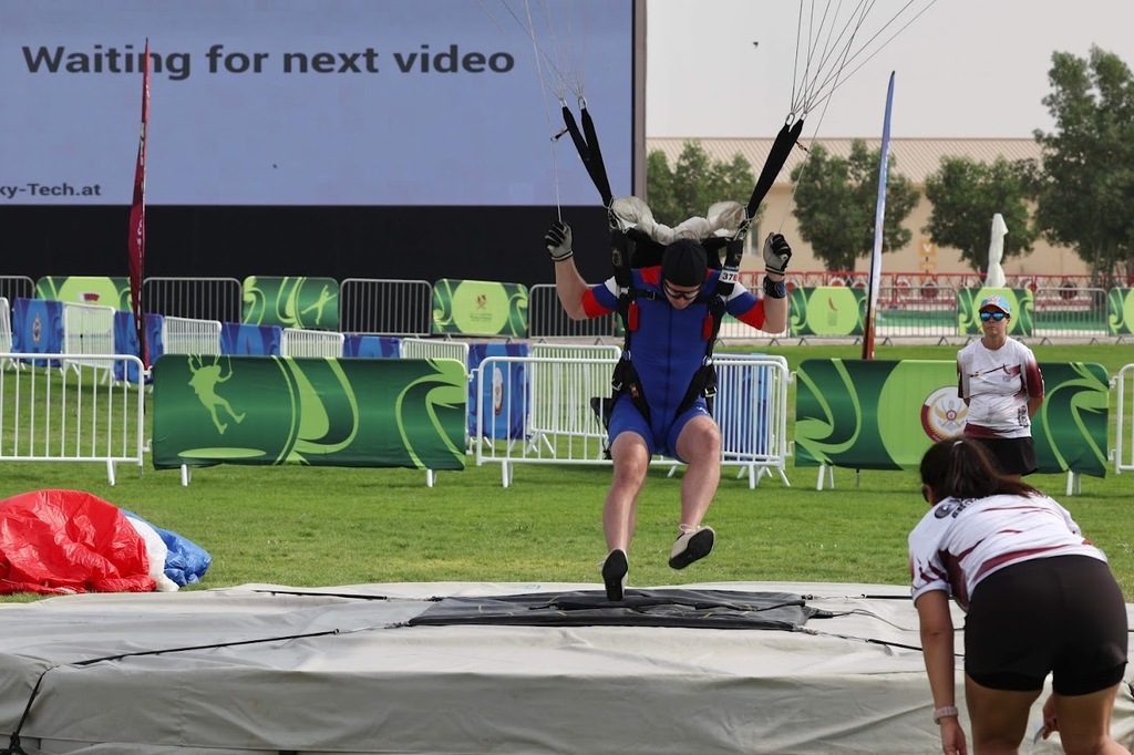 Parašutisté Dukly vezou z armádního mistrovství světa v Kataru pět medailí