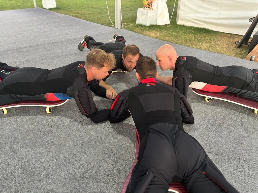 Parašutisté Dukly vezou z armádního mistrovství světa v Kataru pět medailí