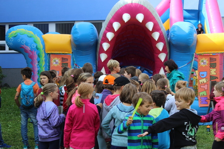 Na Dni IZS byl i nafukovací hrad v rámci projektu Armáda ČR dětem