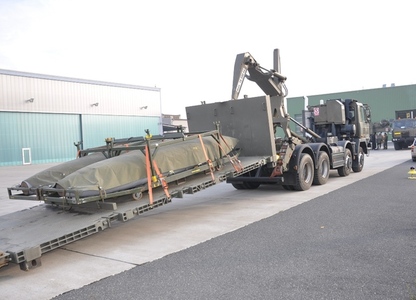 Logistici přepravili do Švédska téměř tunu materiálu