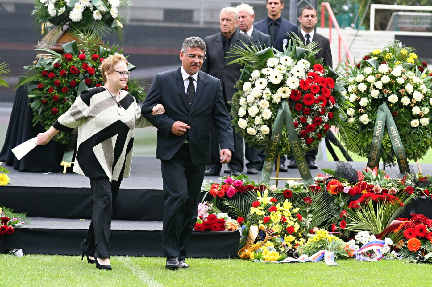 Náměstek ministra obrany Tomáš Kuchta a Věra Čáslavská