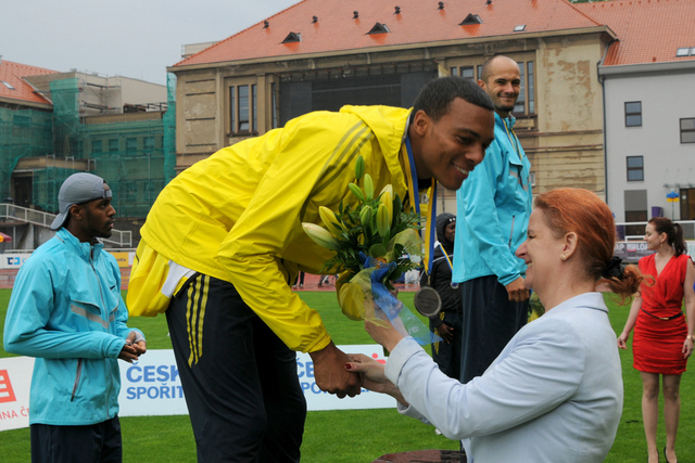Nejlepší atlety dekorovala i personální náměstkyně Ptáčková Melicharová