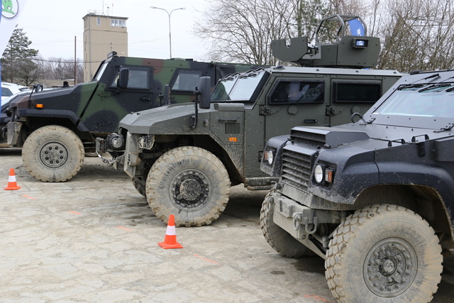 Několik modelů vozů kategorie LOV