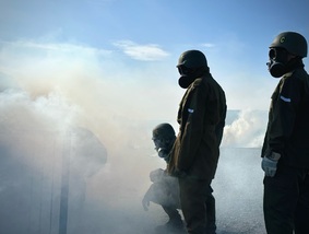 Novináři a humanitární pracovníci se učí, jak náročné situace zvládnout a jak se v bezpečí a ve zdraví vrátit domů.