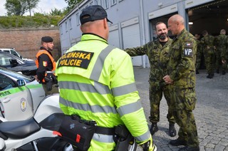 Náčelník vojenské policie se seznámil se speciální technikou a vybavením 