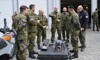 Náčelník vojenské policie se seznámil se speciální technikou a vybavením 