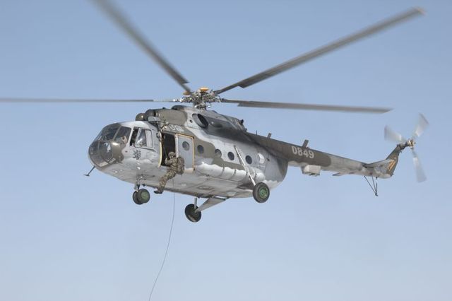 Nyní musí paragán v co nejkratší době slanit na zem