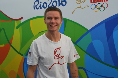 Oblečení fasoval i stříbrný z ME na 400 metrů Pavel Maslák