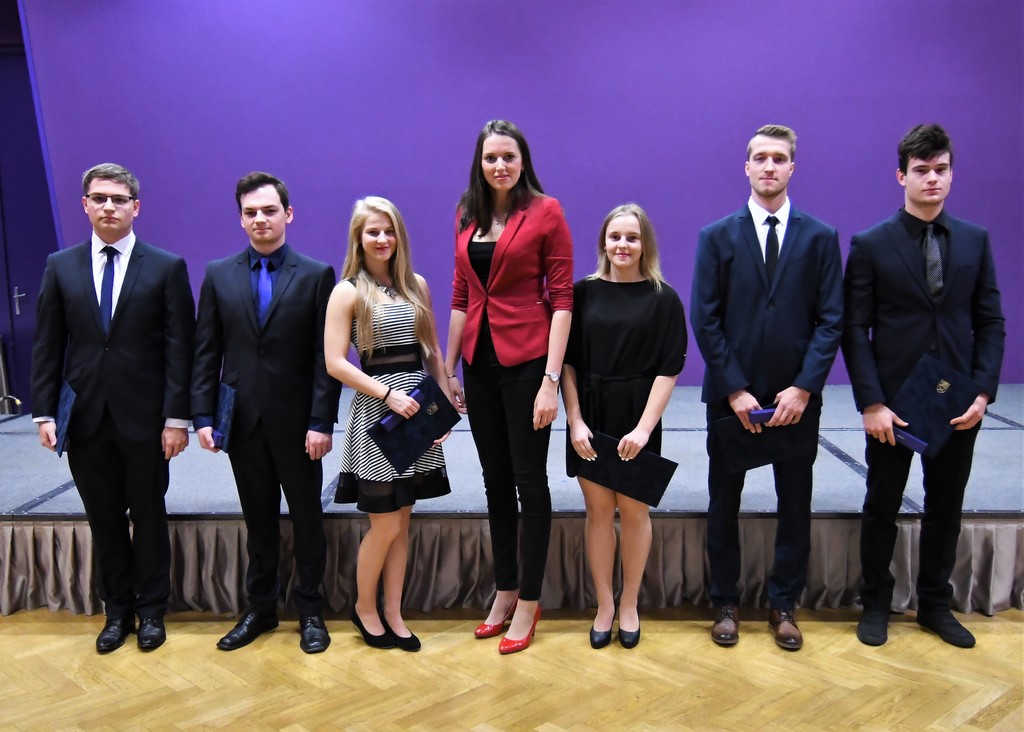 Ocenění medailistů Dukly náměstkyní obrany Kateřinou Suchoňovou 