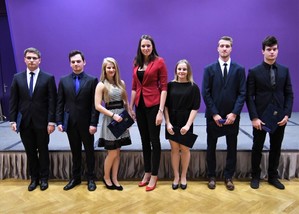Ocenění medailistů Dukly náměstkyní obrany Kateřinou Suchoňovou 