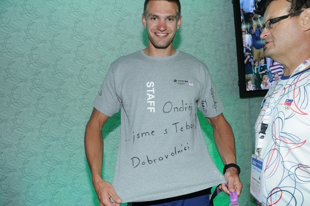 Od dobrovolníků dostal tričko