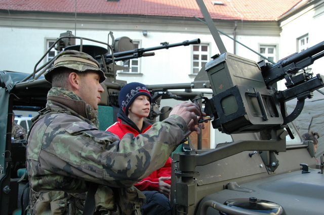 Sáhnout si můžete i na výzbroj vozidla Kajman