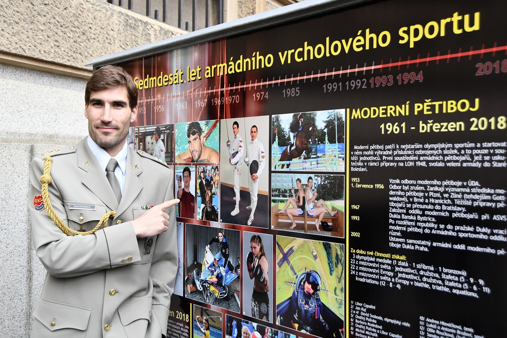 Olympijský vítěz David Svoboda u panelu o historii moderního pětiboje
