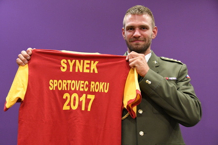 Armádním sportovcem roku se stal Ondřej Synek, mistr světa ve skifu