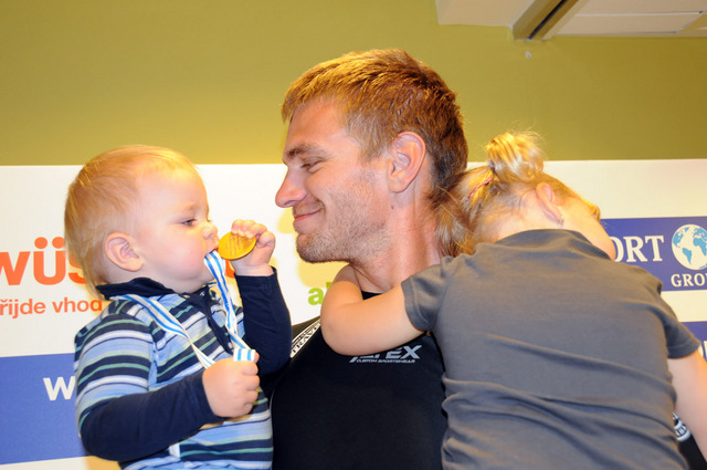 Ondřej Synek se svými dvěma zlatíčky