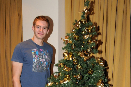 Ondřej Synek u stromečku