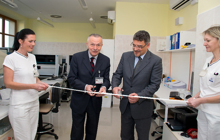 ÚVN vyšetřuje krev dárců novou metodou v moderně vybavených laboratořích 