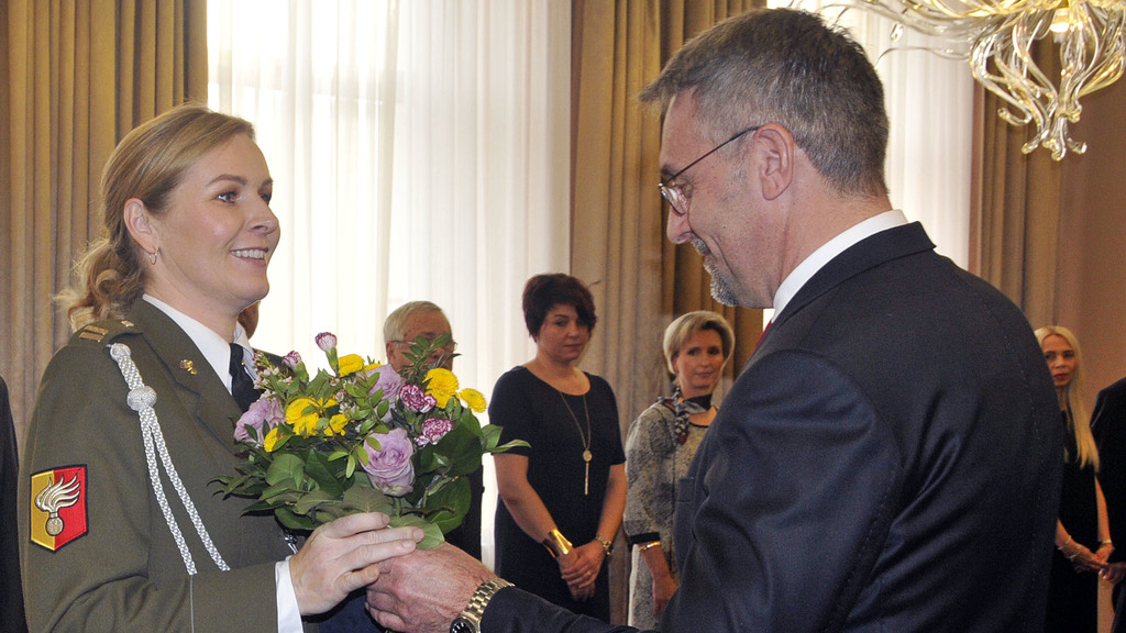 Ministr obrany poděkoval zaměstnancům za jejich vynikající práci