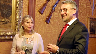 Ilustrační obrázek ke článkuMinistr obrany předal profesorský dekret Šárce Mayerové