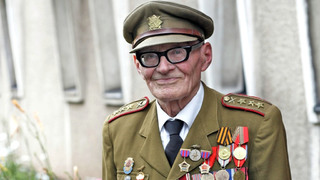Ilustrační obrázek ke článkuZemřel válečný veterán plukovník Jan Plovajko. Pohřeb bude mít v pátek v Trutnově