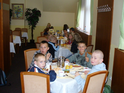 Děti snídají