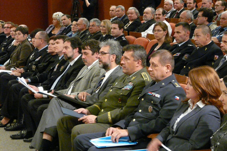 Policie v zahraničních mírových operacích