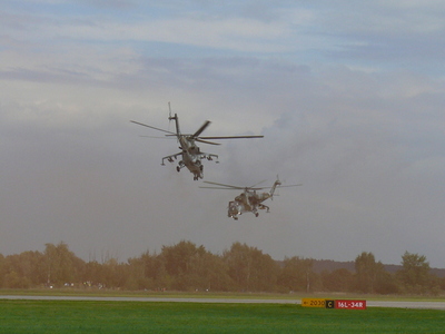 Ukázka vzdušného boje vrtulníků Mi-24