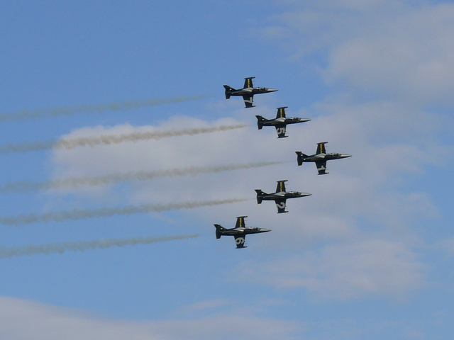 Úžasné vystoupení francouzského Breitling Teamu