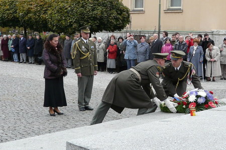 Z pietního aktu Pod Emauzy