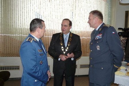 Generals visiting the Mayor of Cadca