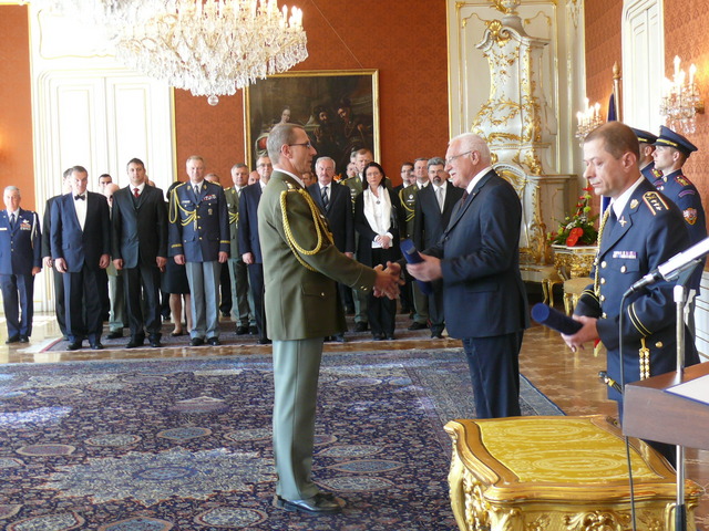 Jmenování generálů: prezident povyšuje generála Halenku