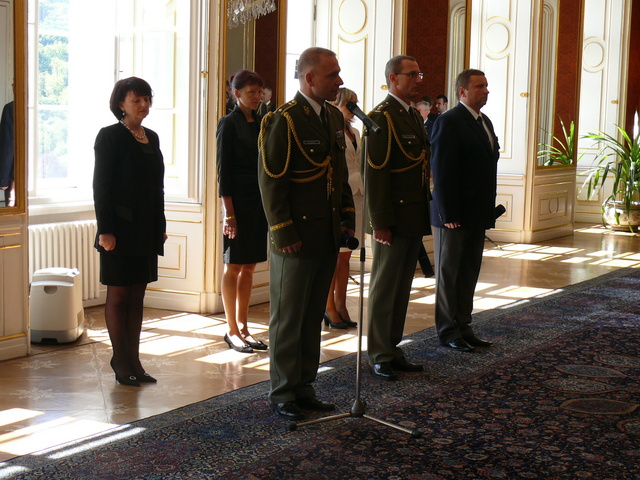 Jmenování generálů: Jiří Baloun a Vladimír Halenka s manželkami